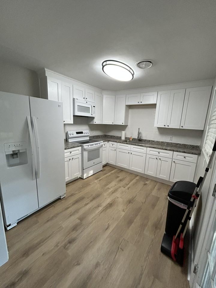 Darlington Dr - Photo 2 of 27