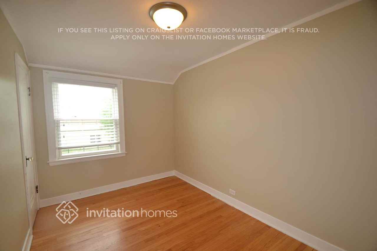 2904 N Mcvicker Ave - Photo 6 of 12