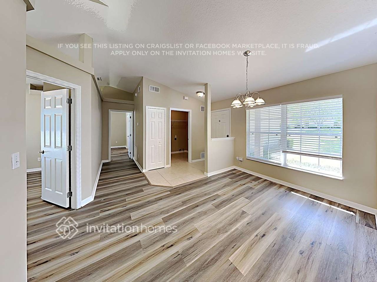 13125 Baneberry Ct - Photo 4 of 21