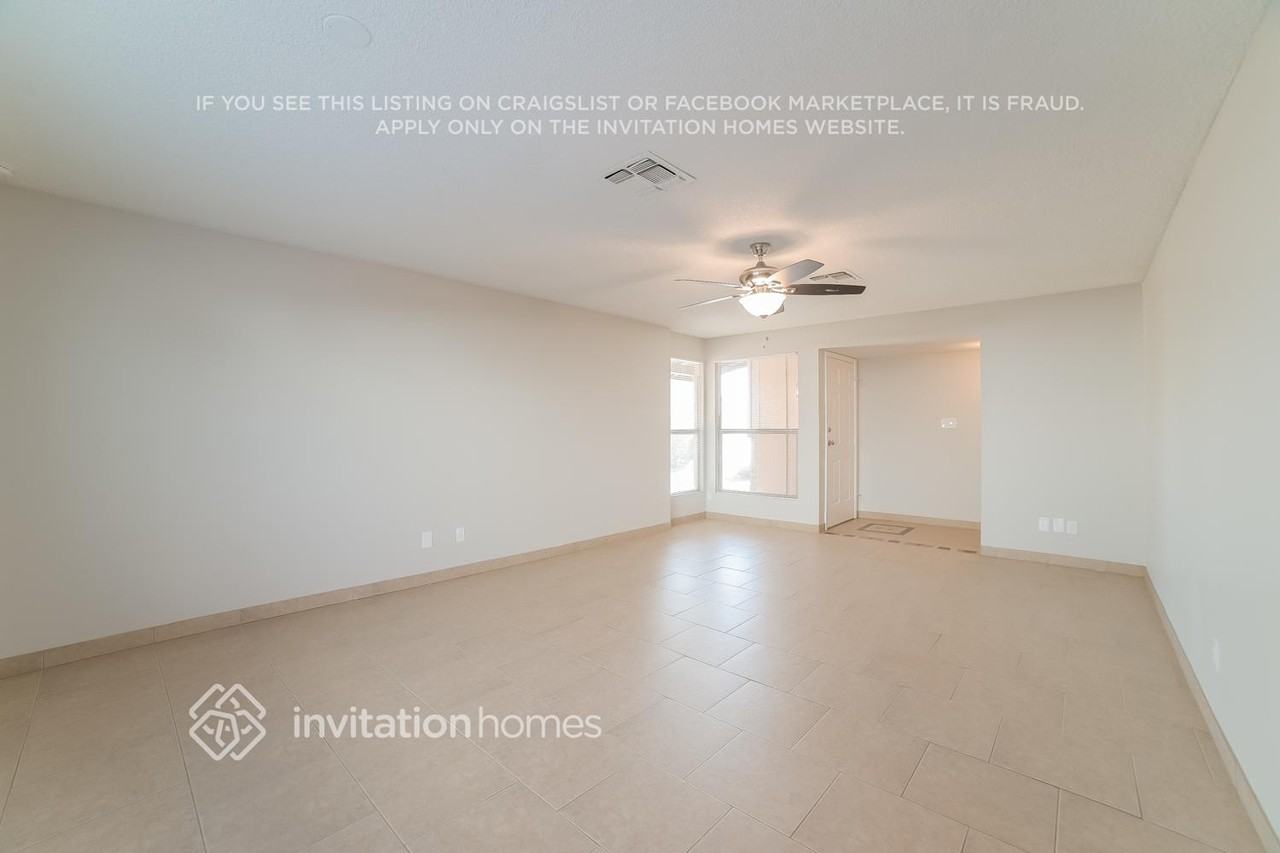 5652 W Cochise Dr - Photo 2 of 16