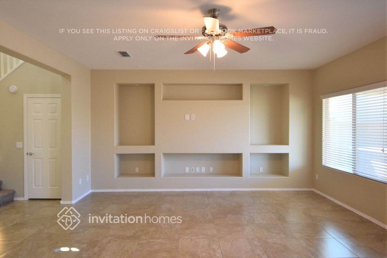 17512 W Buchanan St - Photo 3 of 16