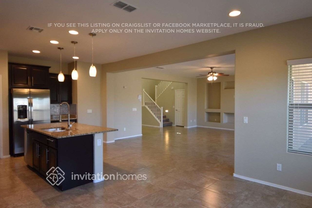 17512 W Buchanan St - Photo 5 of 16