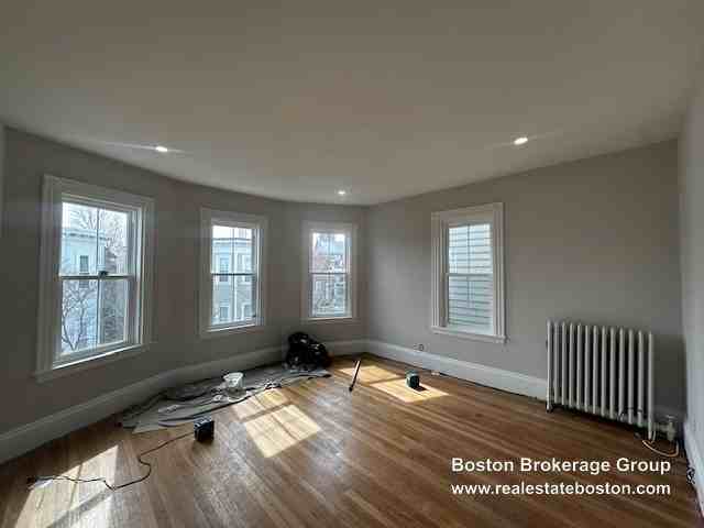 50 Mount Vernon St #3 - Photo 6 of 12