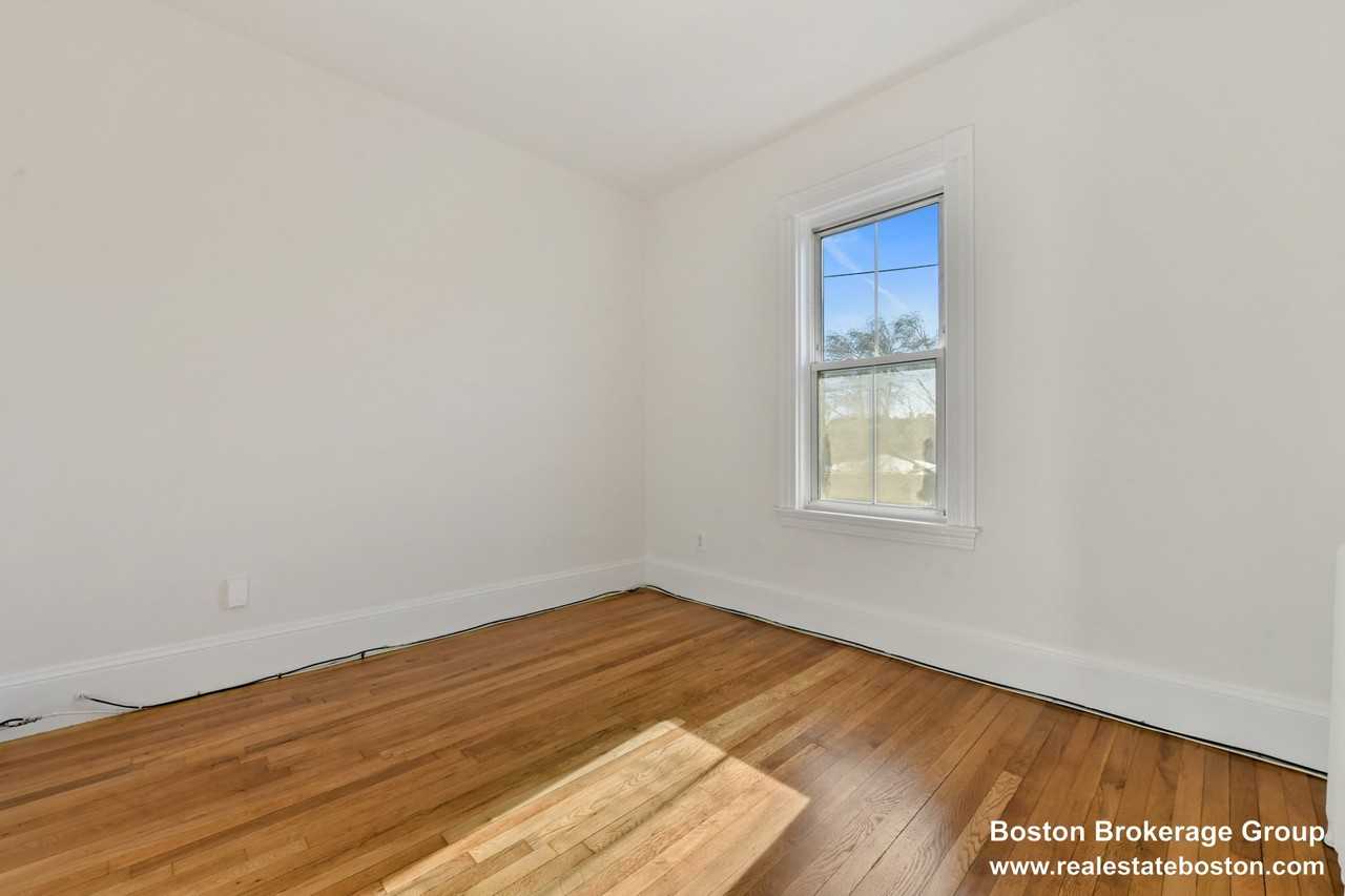 50 Mount Vernon St #3 - Photo 7 of 12