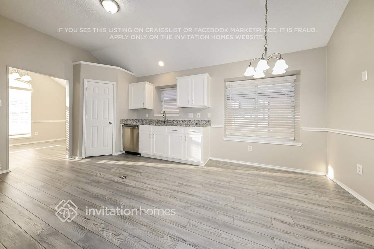 915 Sea Shell Dr - Photo 4 of 13