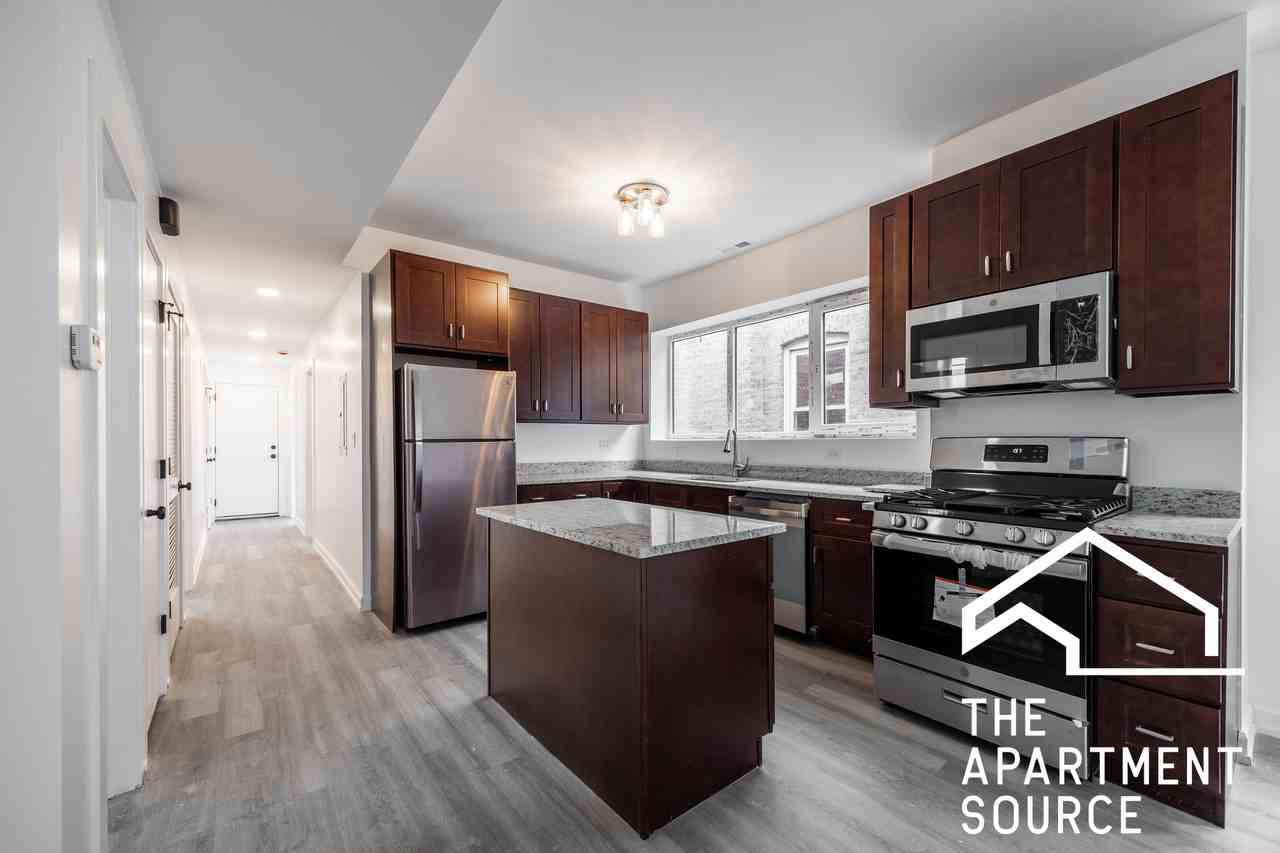 1014 N Hamlin Ave #2