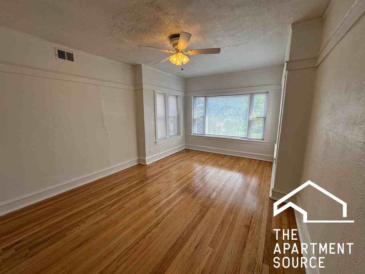 5438 W Potomac Ave #2W - Photo 2 of 11