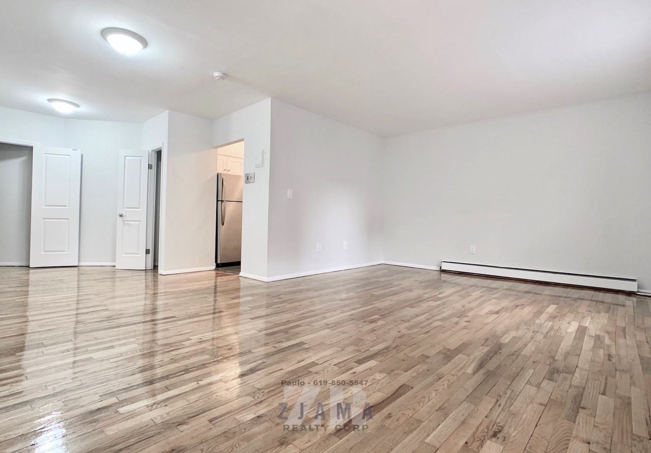 148 Saint Pauls Pl #1D - Photo 3 of 6