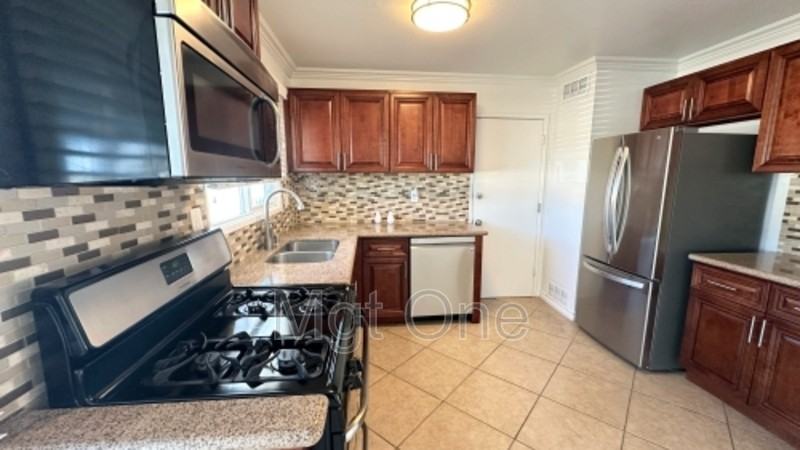 3163 Sierra Ave - Photo 2 of 20