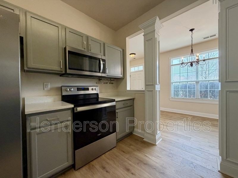 14008 Lyon Hill Ln - Photo 6 of 29