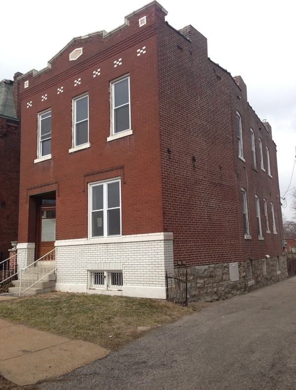 2717 Arsenal 1F - Photo 2 of 6