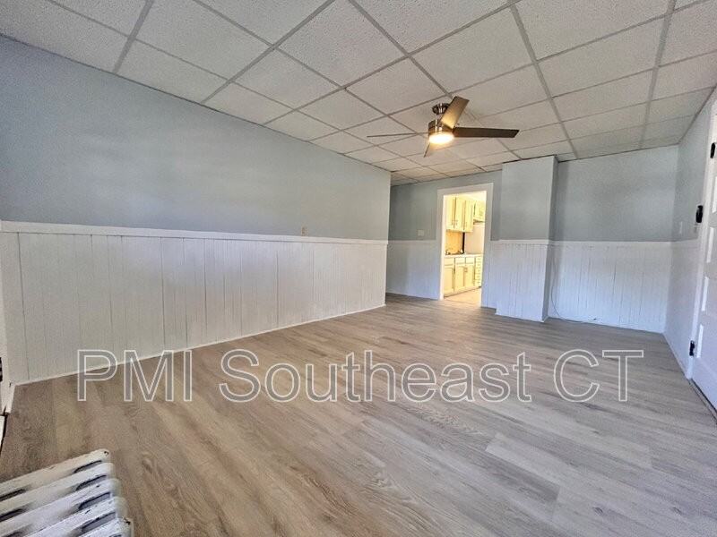 484 Pleasant St - Photo 4 of 14