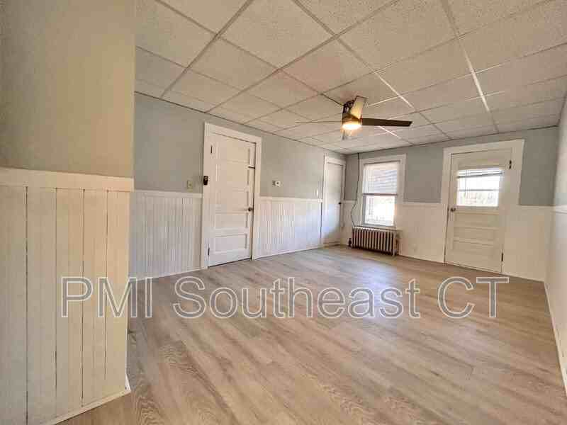 484 Pleasant St - Photo 5 of 14