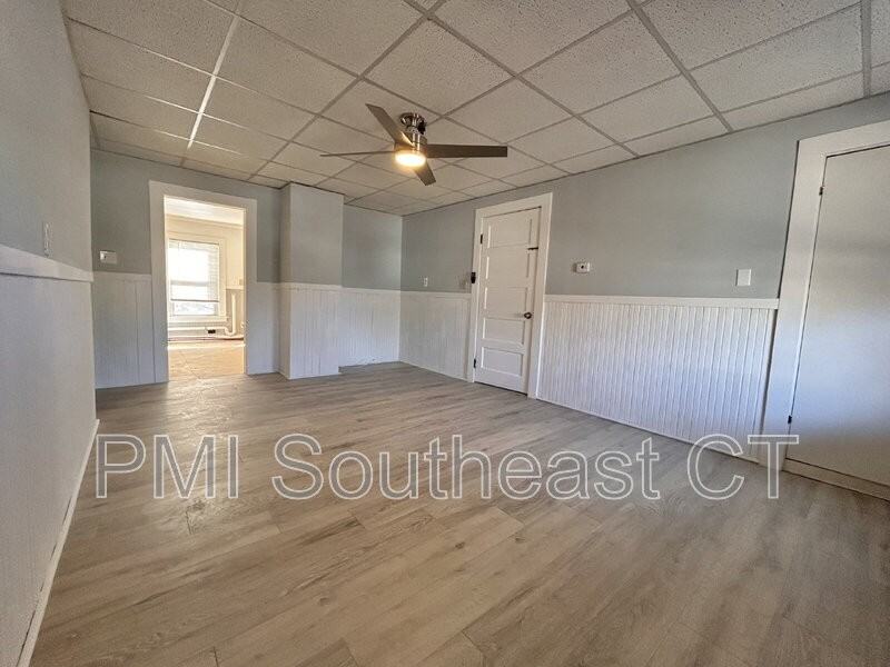 484 Pleasant St - Photo 6 of 14