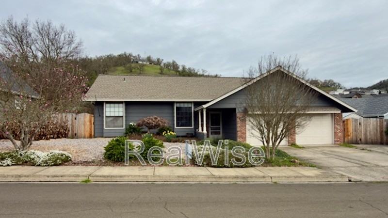 2240 Nw Cabrillo Ct - Photo 6 of 50