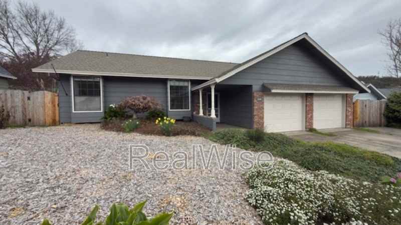 2240 Nw Cabrillo Ct - Photo 7 of 50