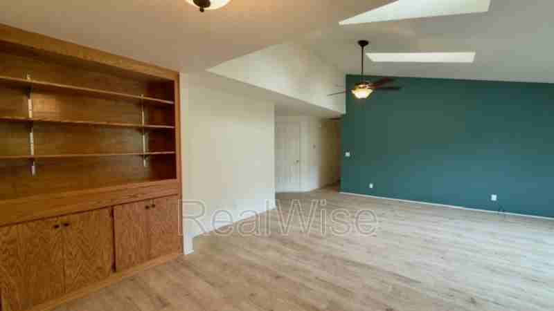 2240 Nw Cabrillo Ct - Photo 4 of 45