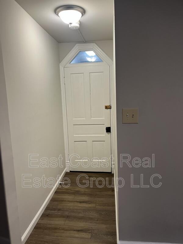 121 E Franklin St #2 - Photo 3 of 8