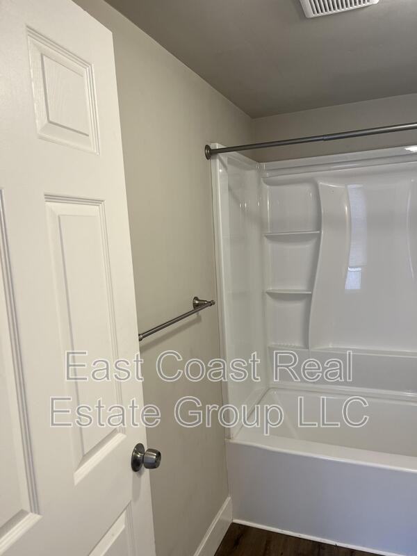 121 E Franklin St #2 - Photo 5 of 8