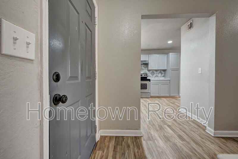 8075 Nw 23rd St - Photo 5 of 48