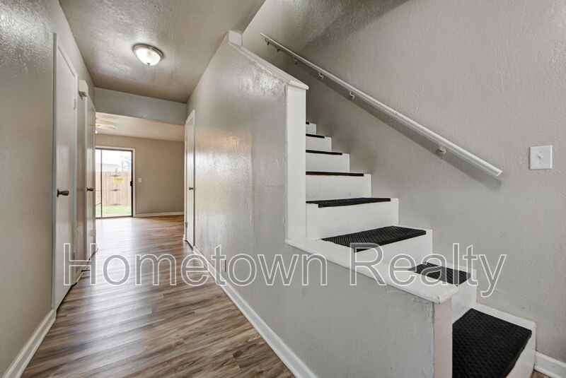 8075 Nw 23rd St - Photo 6 of 48