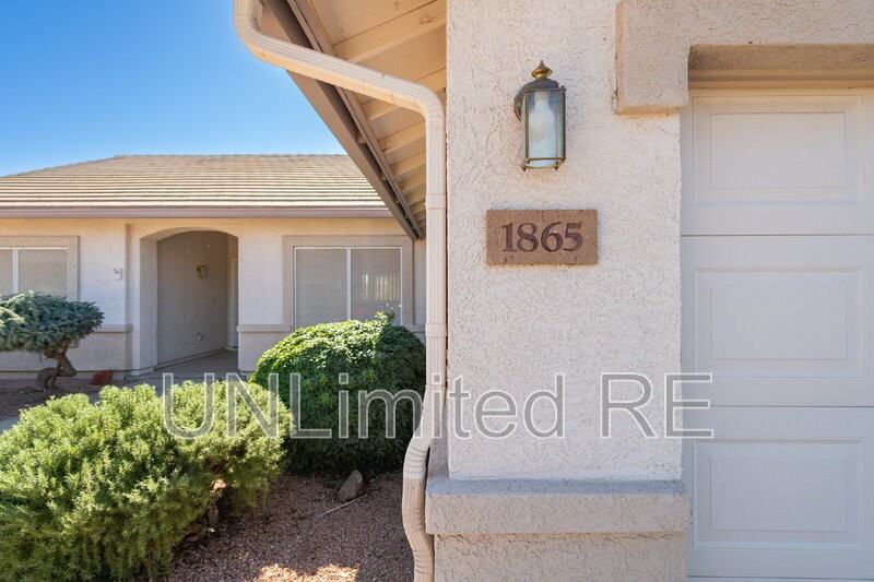 1865 W Wagon Wheel Rd - Photo 4 of 29