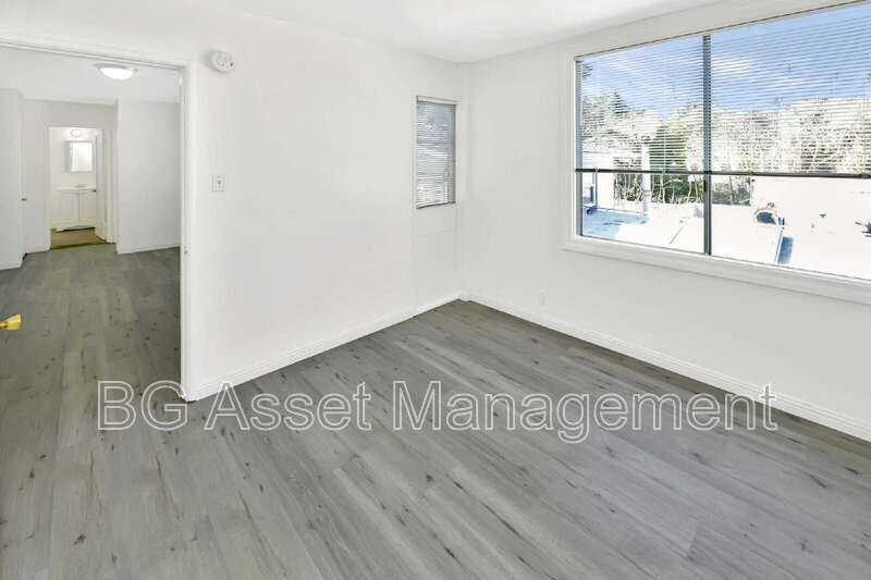 2039 Macarthur Blvd #9 - Photo 6 of 17