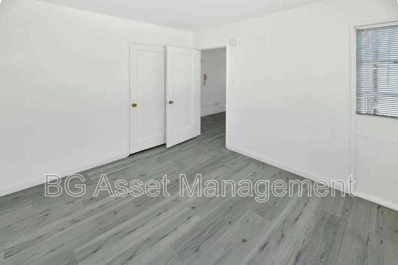 2039 Macarthur Blvd #9 - Photo 7 of 17