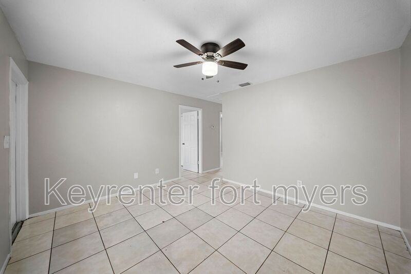 464A Carolina Ave - Photo 4 of 13