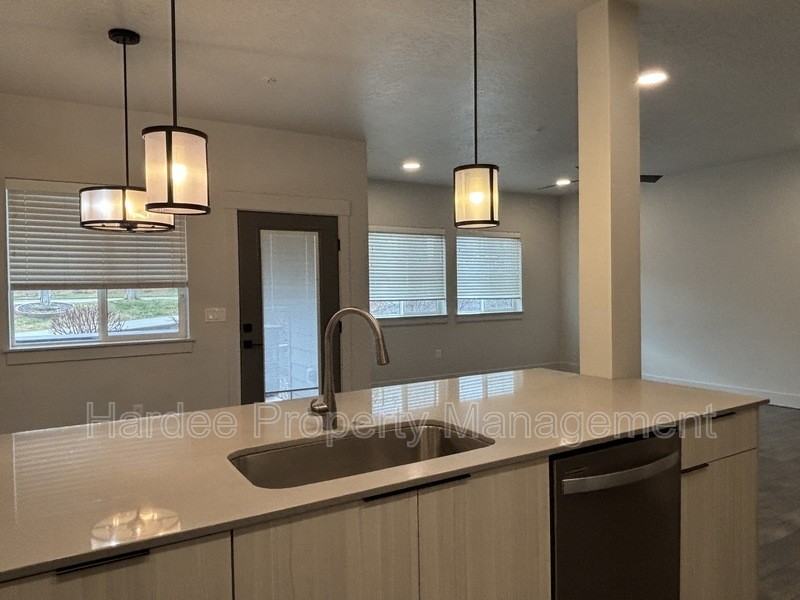 3711 S Council Spring Rd #102 - Photo 4 of 15