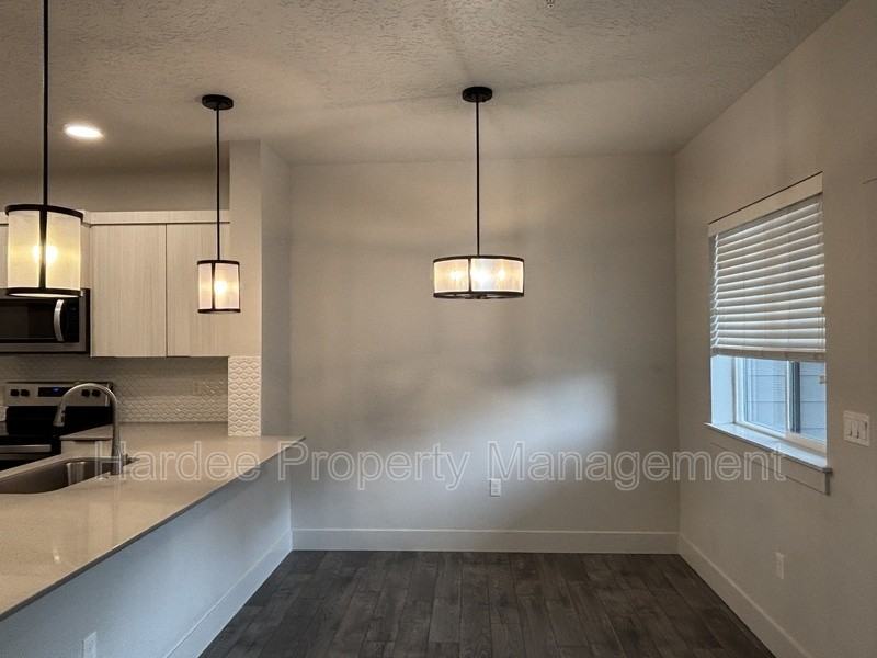 3711 S Council Spring Rd #102 - Photo 5 of 15