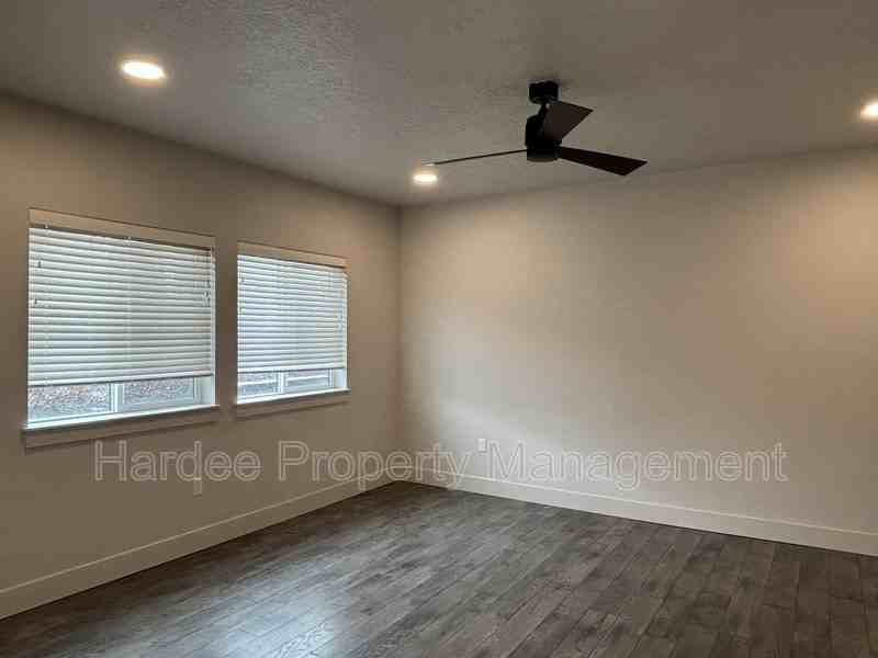 3711 S Council Spring Rd #102 - Photo 7 of 15