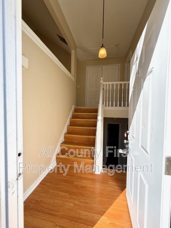 2237 Hidden Creek Dr - Photo 2 of 18