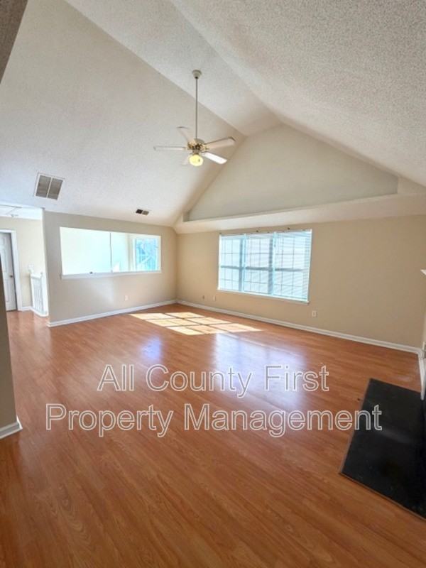 2237 Hidden Creek Dr - Photo 4 of 18