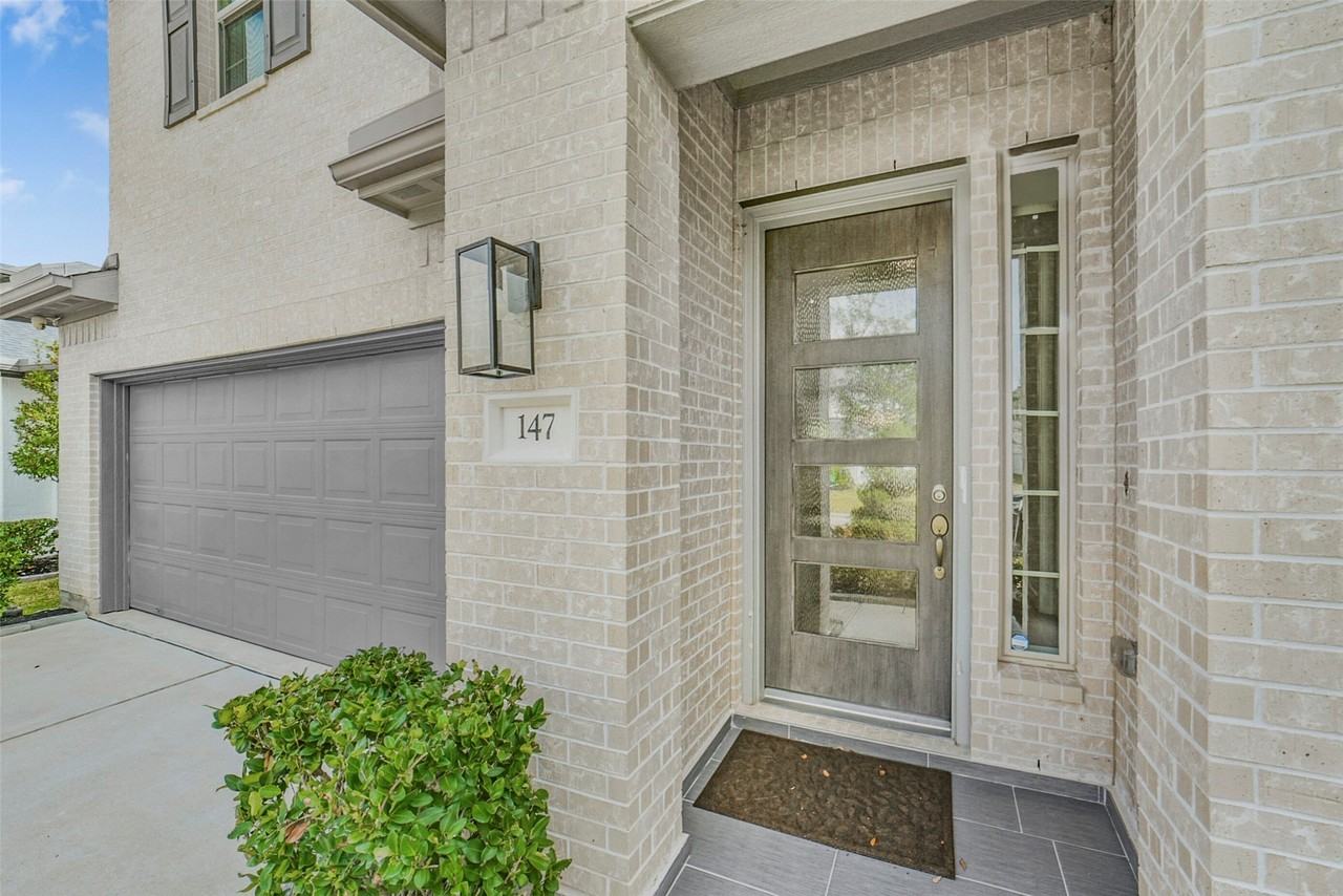 147 Renodes Garden Ln - Photo 3 of 44