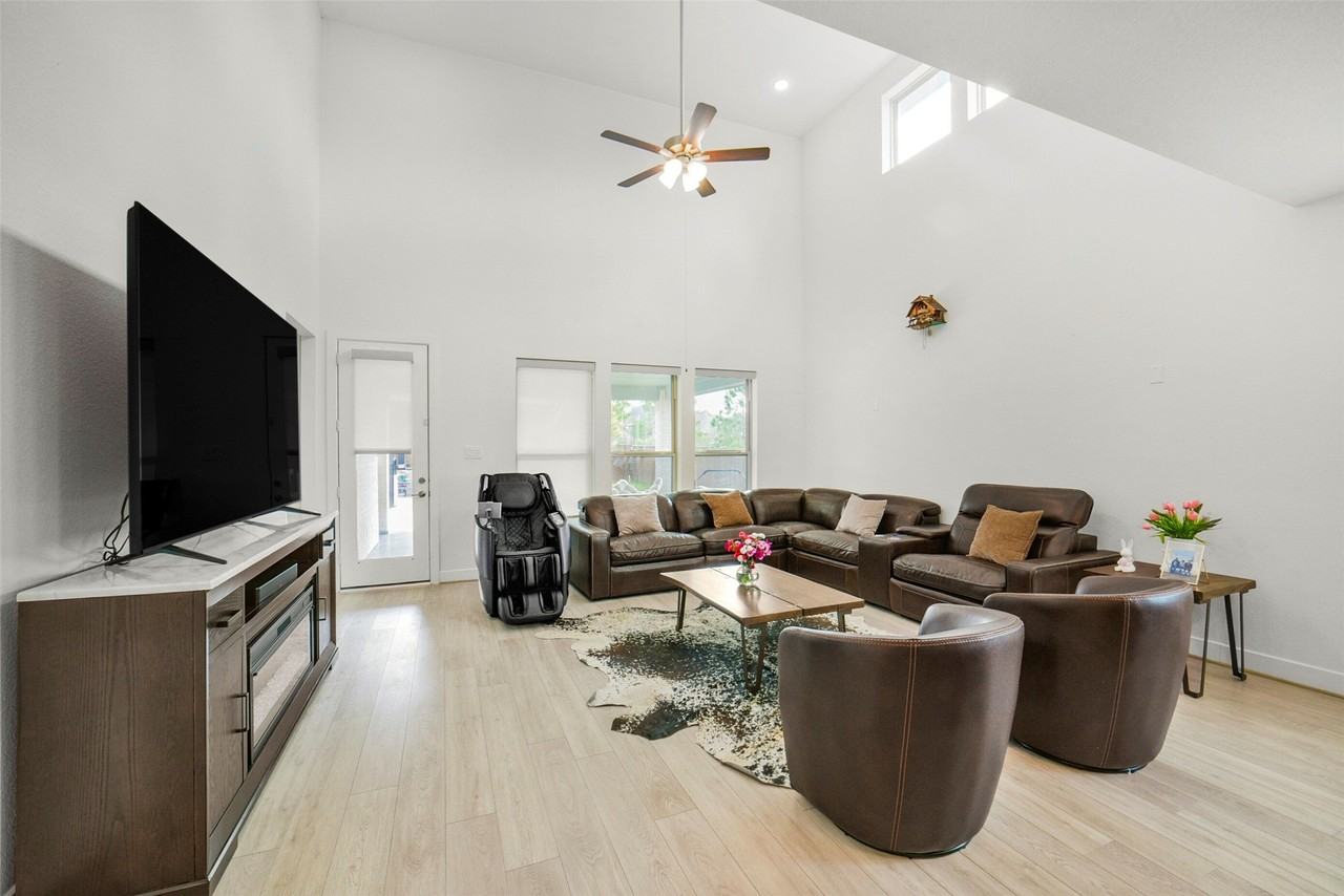 147 Renodes Garden Ln - Photo 7 of 44