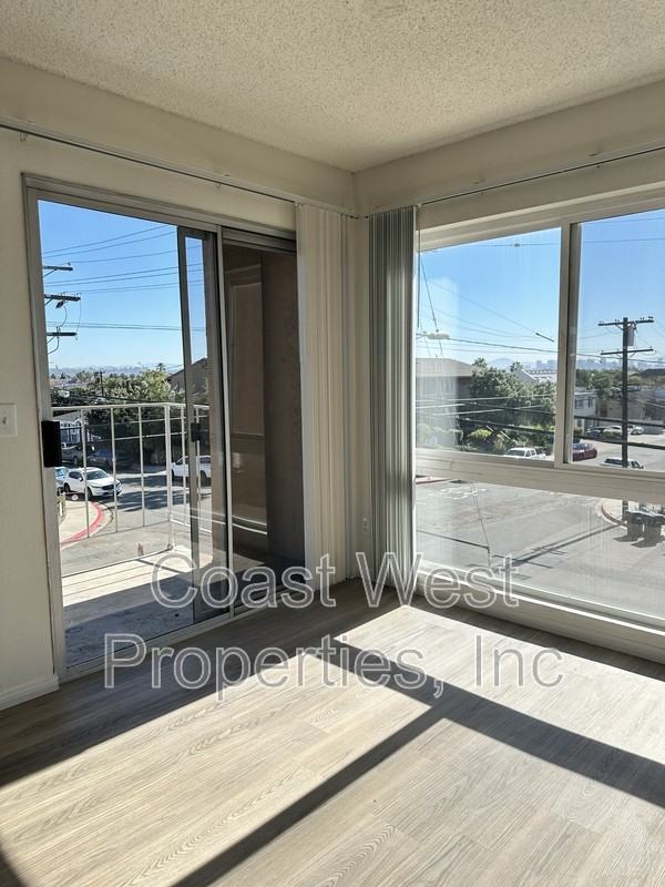 3111 Macaulay St - Photo 2 of 17