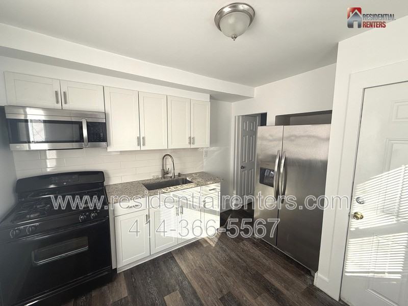 7019 W Burleigh St - Photo 5 of 12