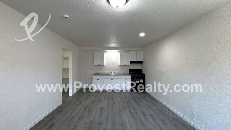 11800 White Ave #6 - Photo 5 of 10