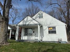 featured image of 3221 W Riverview Ave