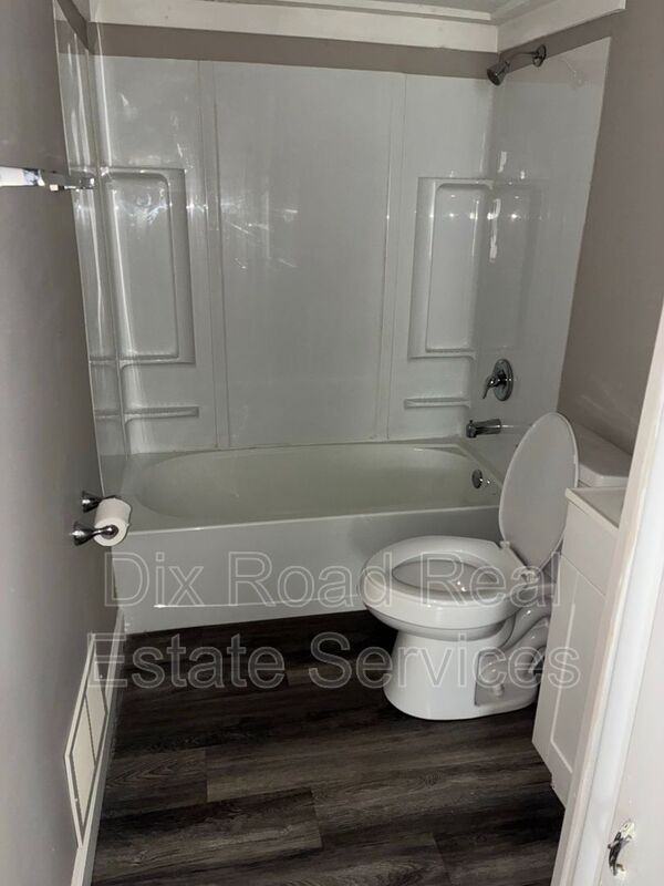 3221 W Riverview Ave - Photo 7 of 19