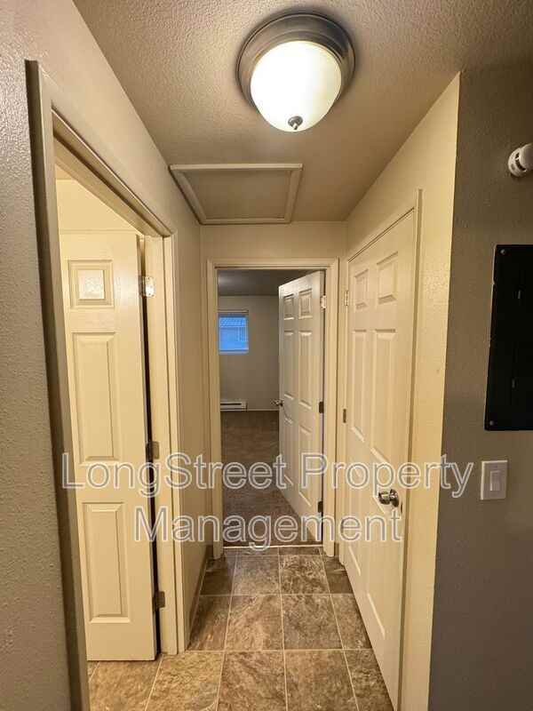 970 Nw Garfield Ave #3 - Photo 6 of 21