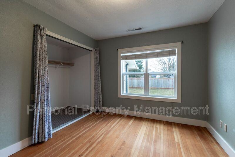 8006 Nw 9th Ave - Photo 5 of 15