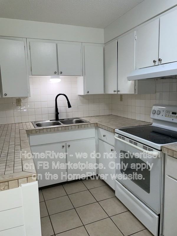 7601 Sw 27th Ave #2 - Photo 4 of 12