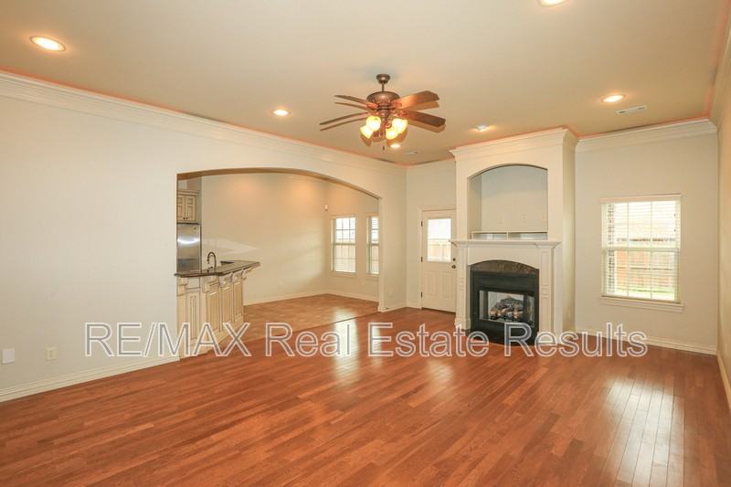 3607 Sw Birchton Ave - Photo 7 of 34