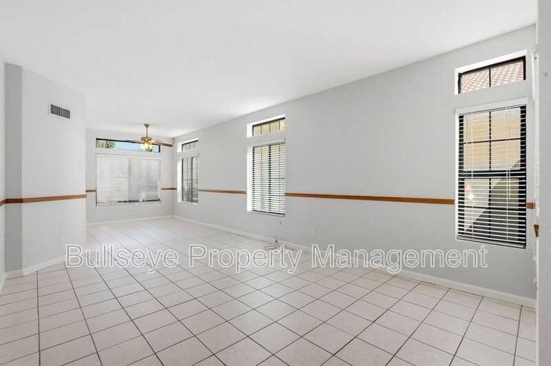 4566 W Shannon St - Photo 5 of 36