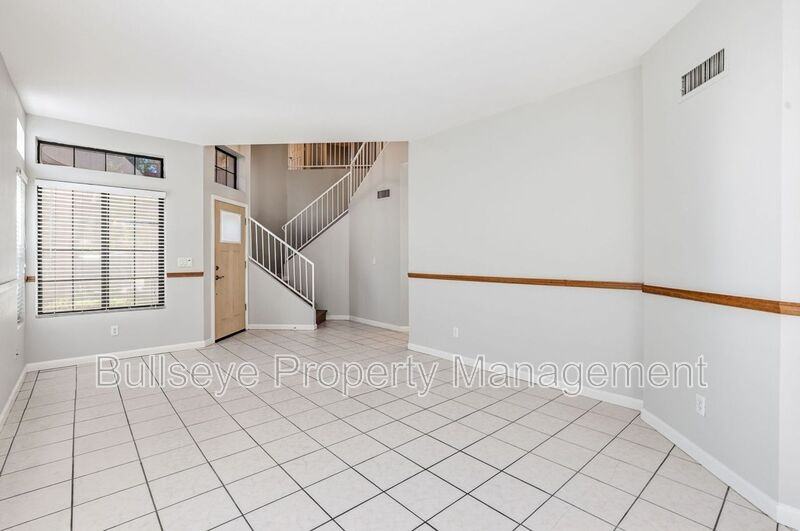 4566 W Shannon St - Photo 6 of 36