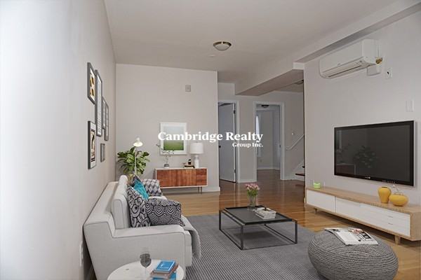 160 Broadway #160-3T - Photo 2 of 8