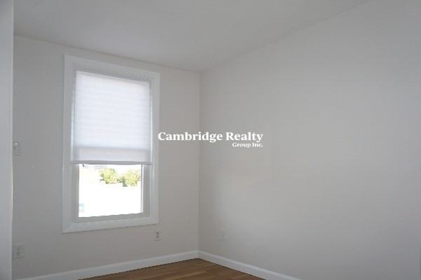 160 Broadway #160-3T - Photo 3 of 8