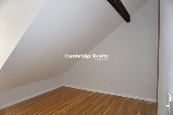 160 Broadway #160-3T - Photo 5 of 8